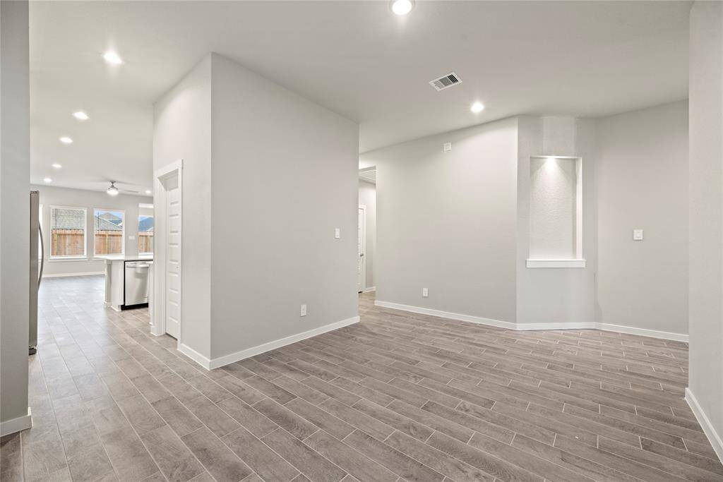 *Images and 3D tour are for illustration only and options may vary from home as built.