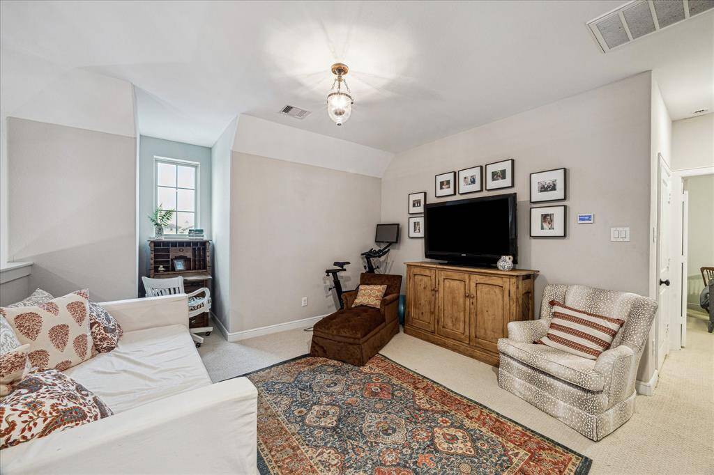 GAME/FAMILY ROOM UPSTAIRS OFFERS OPTIONS FOR A PLAY AREA FOR THE KIDS, OR A STUDY AREA TOO