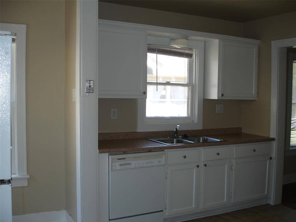 A small hall to bathroom and second bedroom.