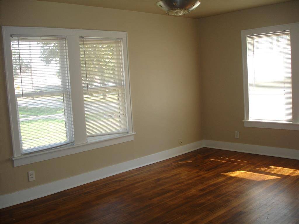 Another view of the large kitchen.