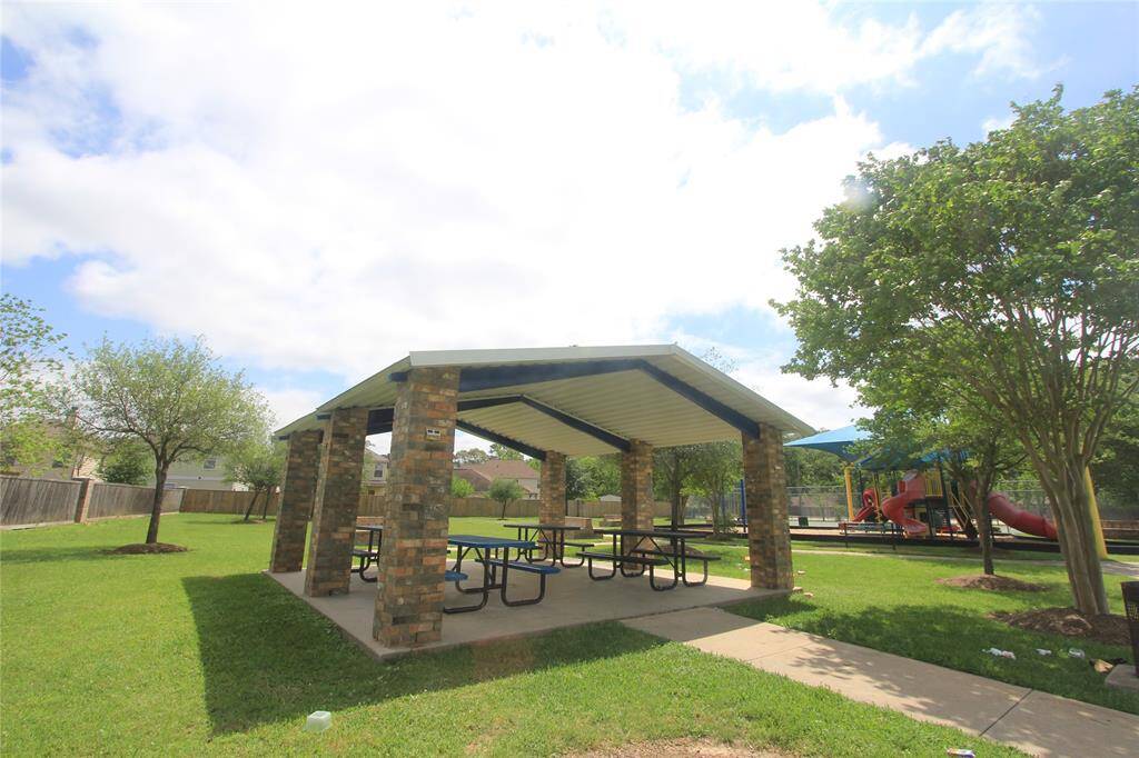 Neighborhood picnic area