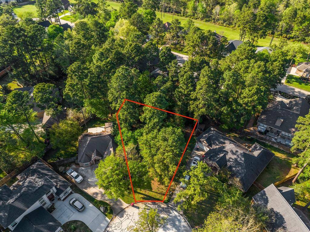 Beautiful, partially cleared, cut-de-sac lot in the wonderful community of Bentwater!