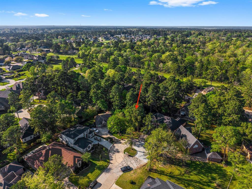 Beautiful, partially cleared, cut-de-sac lot in the wonderful community of Bentwater!
