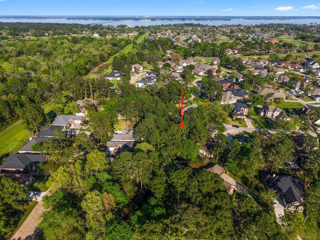 Beautiful, partially cleared, cut-de-sac lot in the wonderful community of Bentwater!
