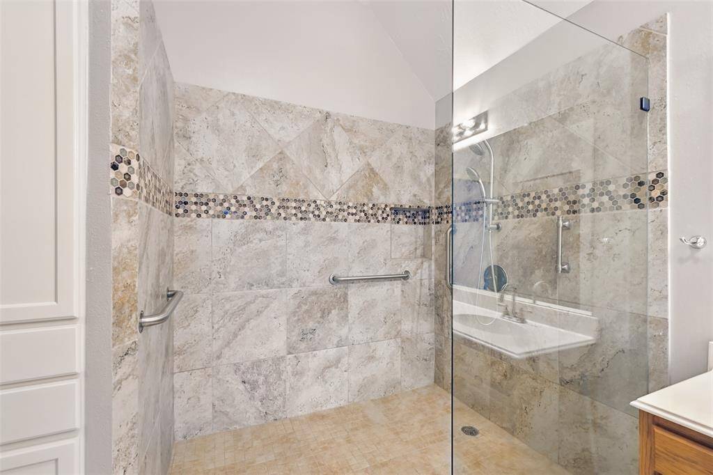 Primary shower