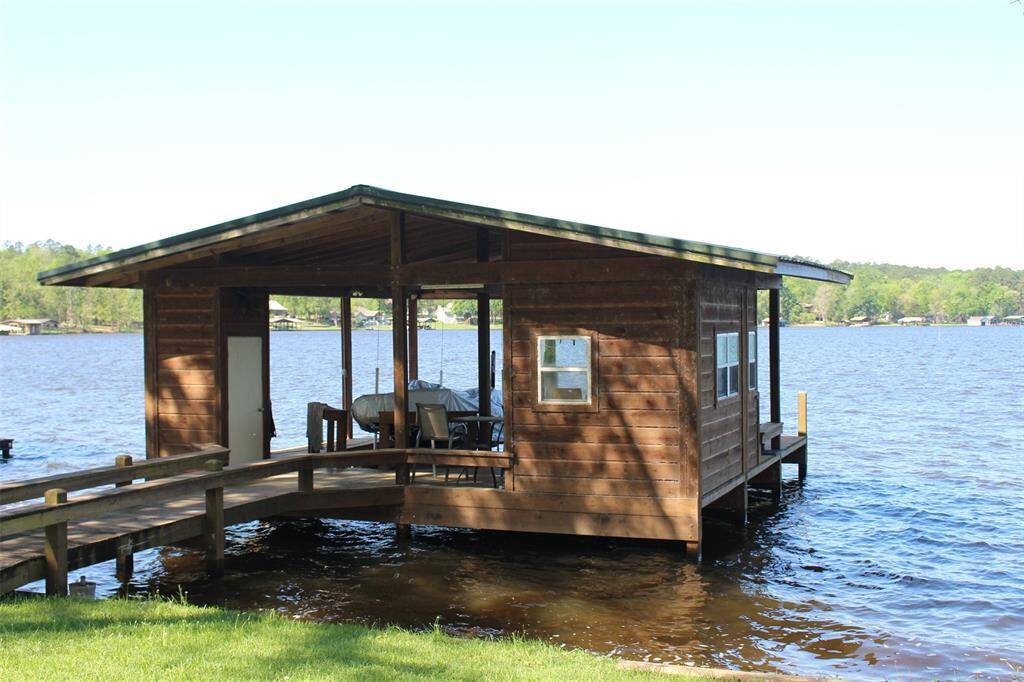 Summer Time Fun at its Finest. This Boat House/Slip has something for every one. Weither your want to fish, boat or float you can do it all.