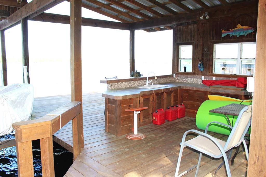 This space gives "party on the patio" new meaning.