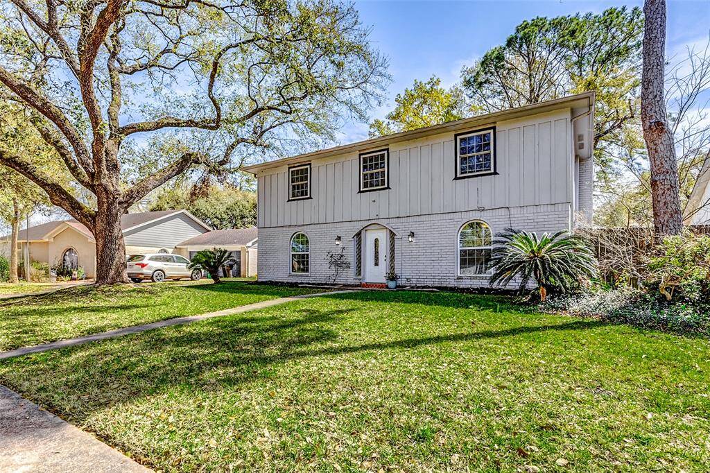 4203 Littleberry Road is ready for itsnew owner to make it their own!Don’t miss out—schedule yourprivate showing today.