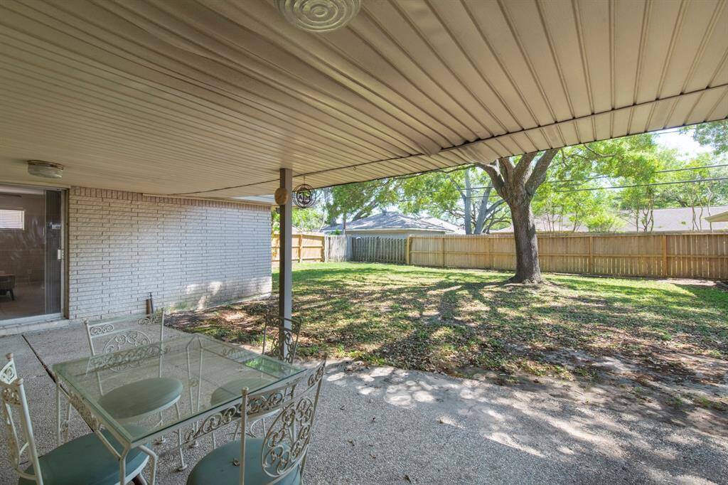 Large covered patio.