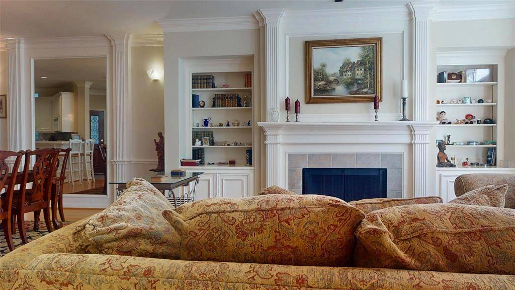 Gas burning fireplace
