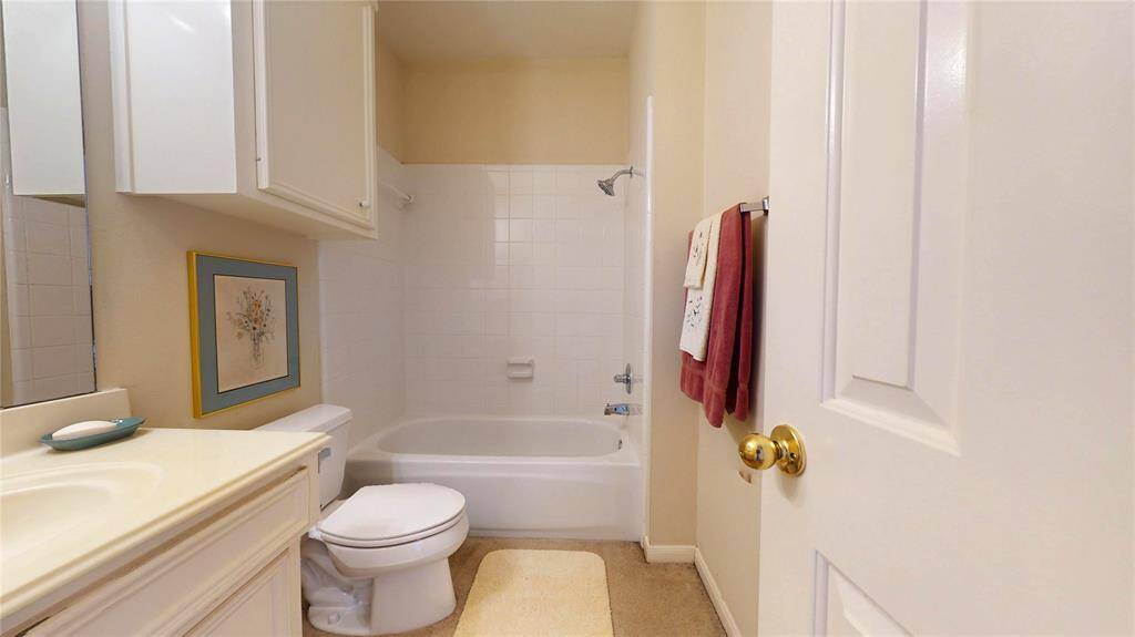 2nd full bath/combo next to bedroom & office