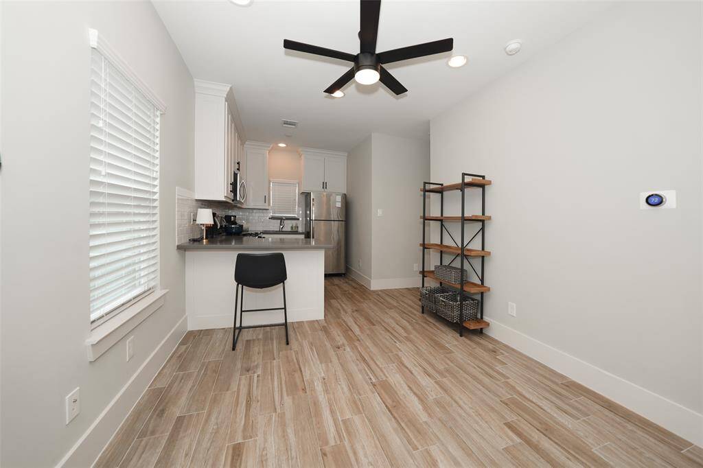 Beautiful and neutral toned garage apartment
