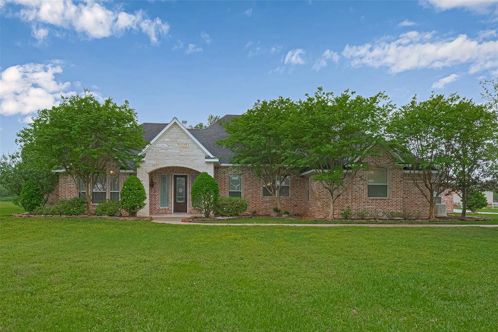 gorgeous estate sitting on almost 4 acres