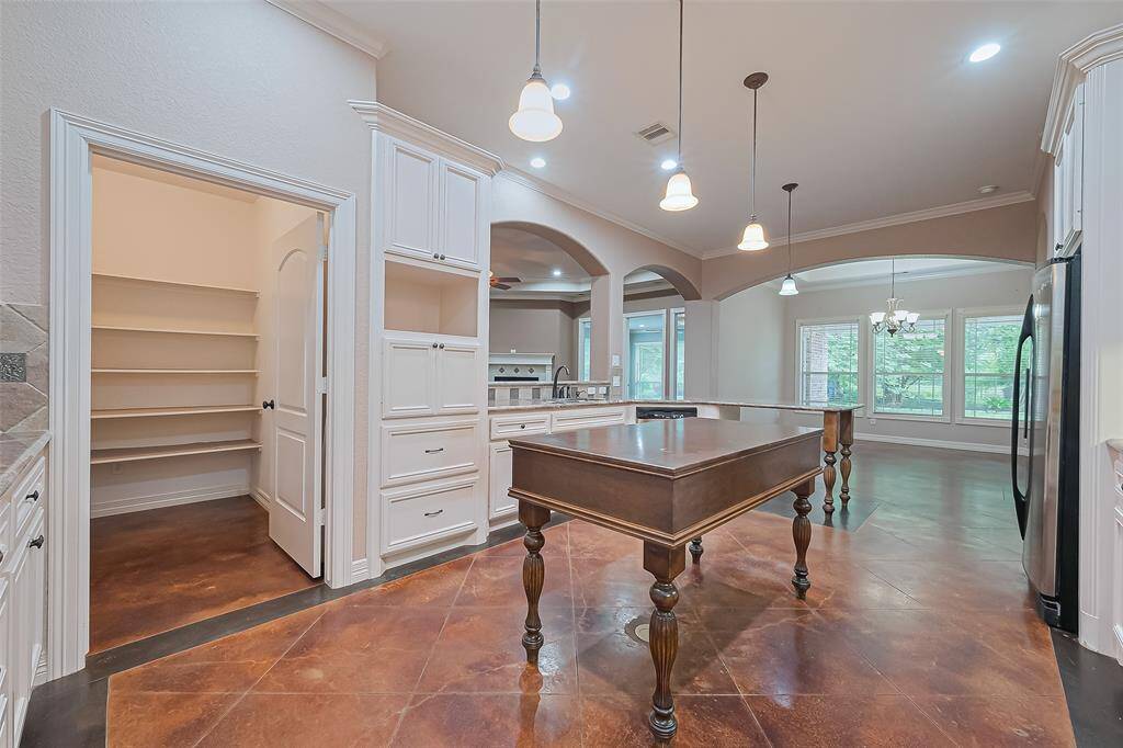 kitchen with walk-in pantry