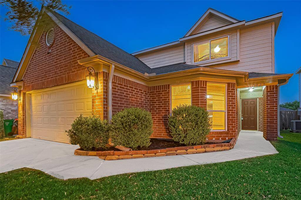 4 bedroom 2 1/2 bathroom 2 story home