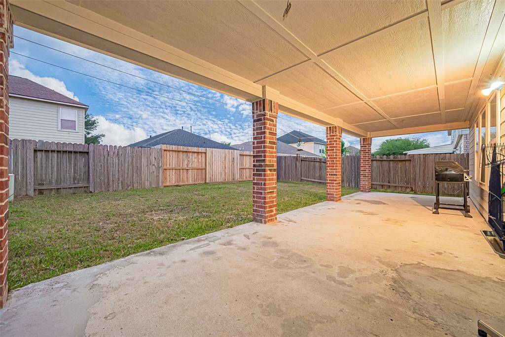 Beautiful covered patio for out-door entertaining
