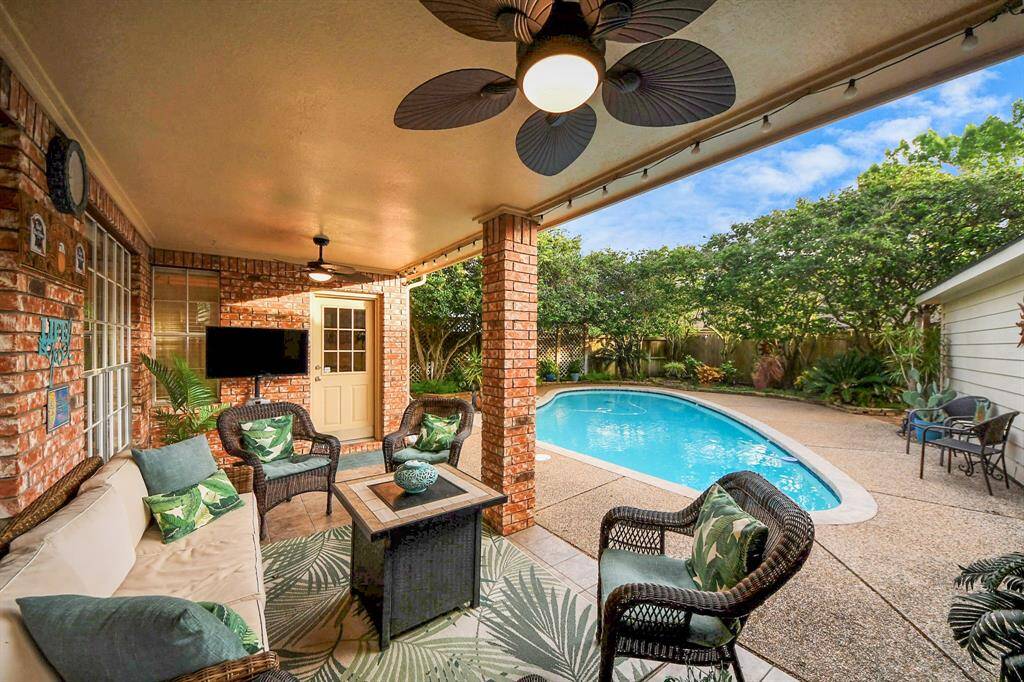 Recent ceiling fans offer a cool breeze on hot summer days, perfectly positioned to enhance your relaxation while lounging by the pool.
