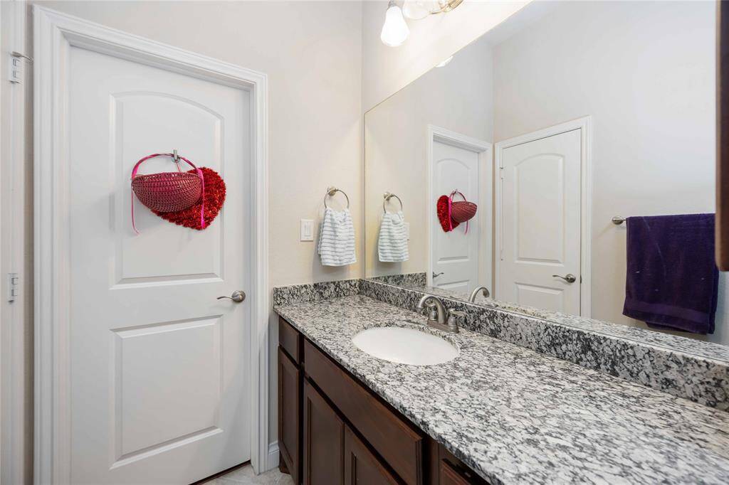2nd bathroom