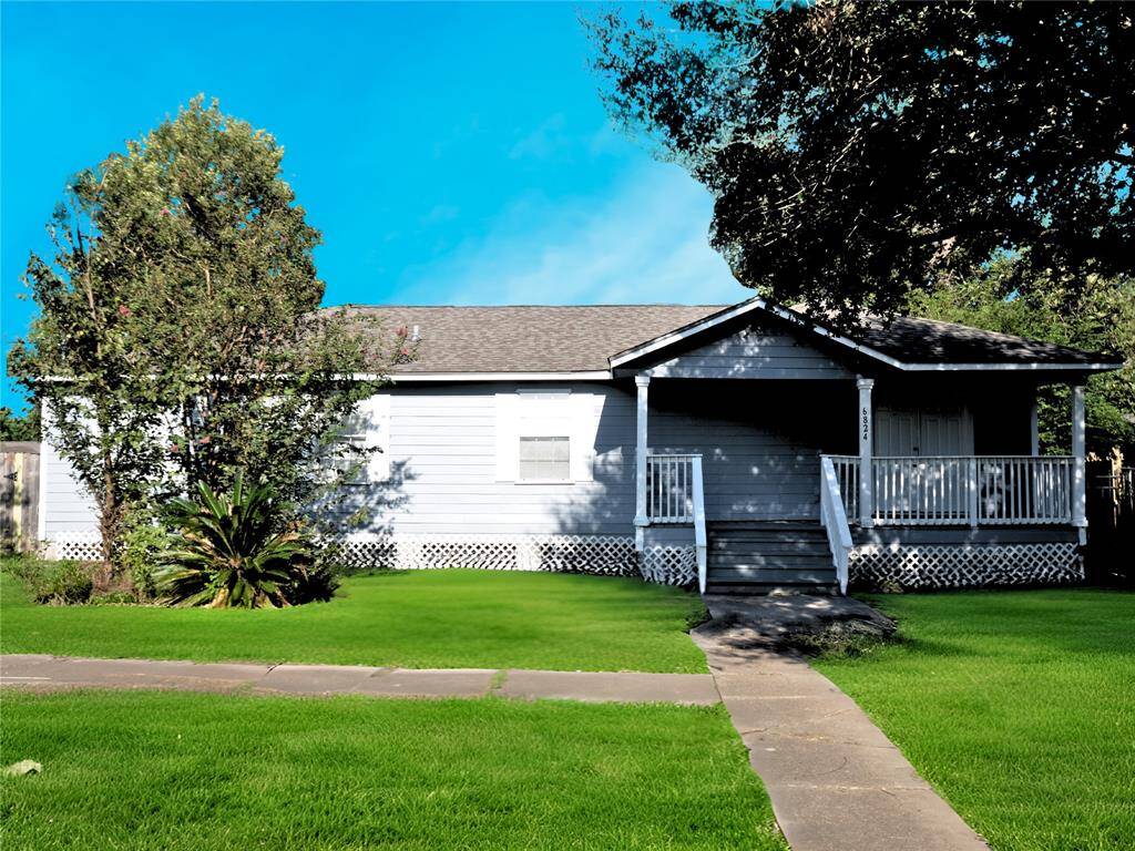 Welcome to your new home! Virtually staged grass