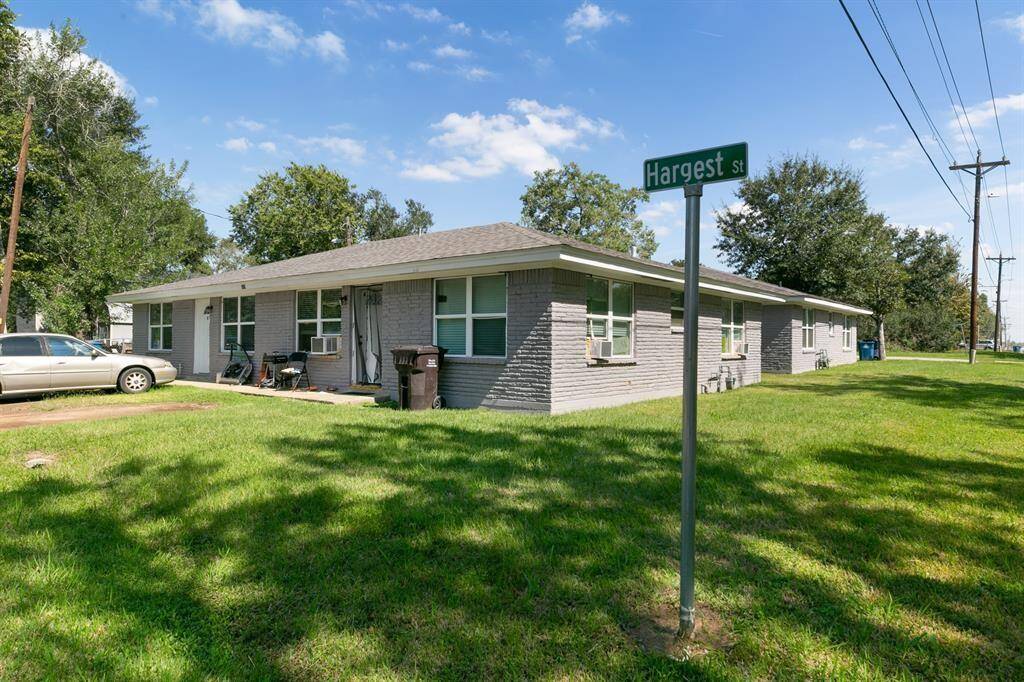 Welcome to 716 Hargest Street – Your Modern Retreat Steps from PVAMU!Freshly updated, energy-efficient, and perfectly located on a peaceful corner lot.