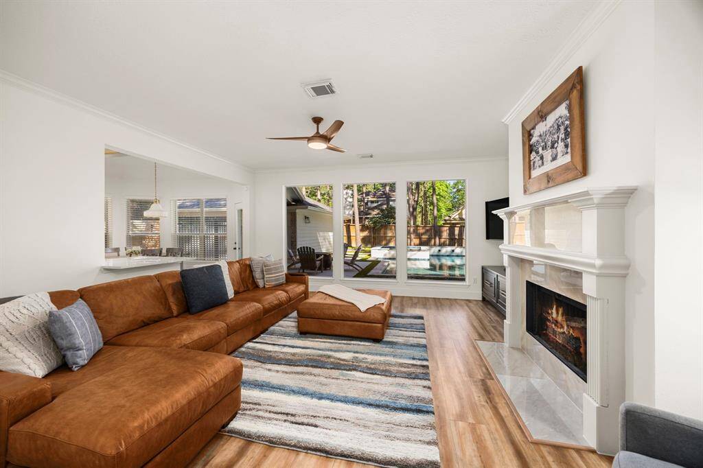 Spacious living room