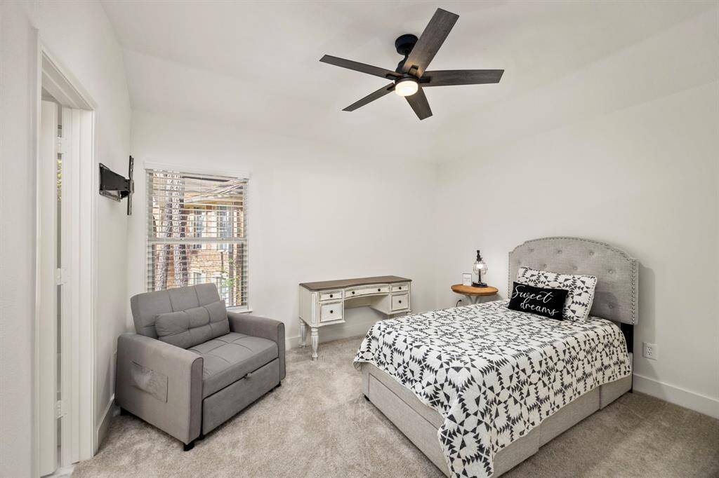 Secondary bedroom with  shared bathroom attached to the room