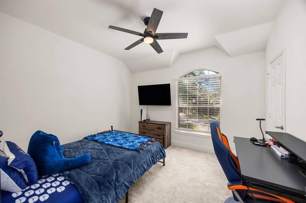 Secondary bedroom with shared bathroom