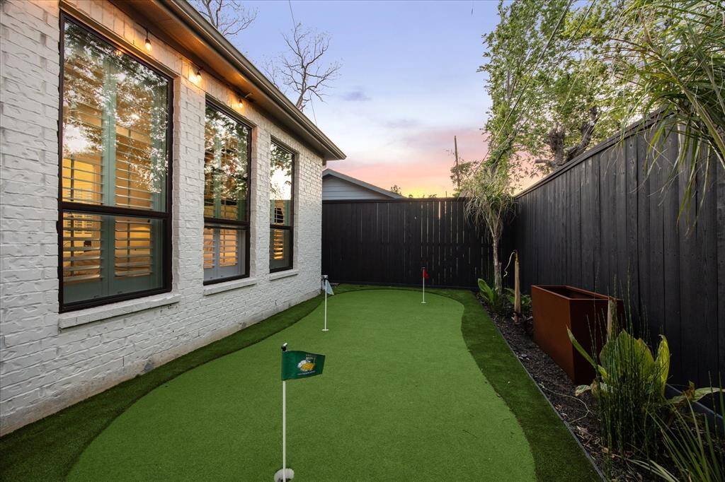 A home complete with putting green!