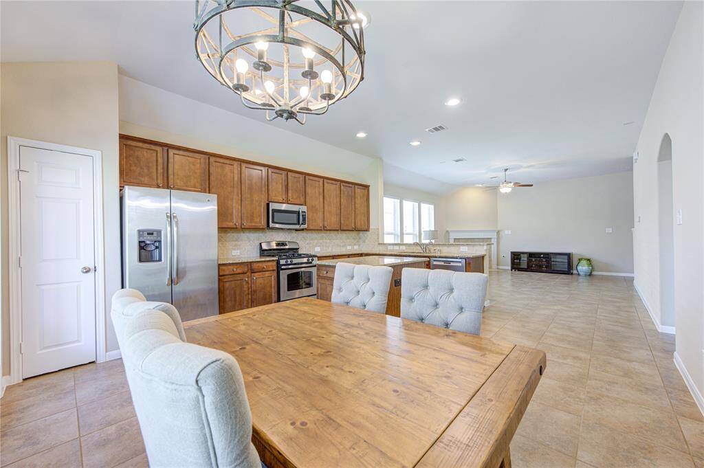 View from the breakfast room towards the kitchen and the living room. Gorgeous!!