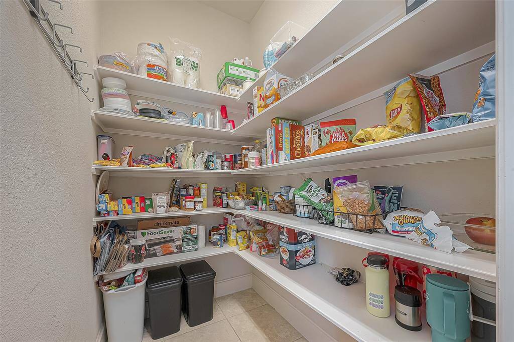 Enormous pantry!