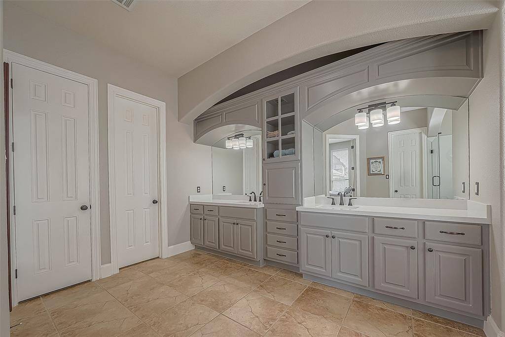 Primary ensuite bathroom