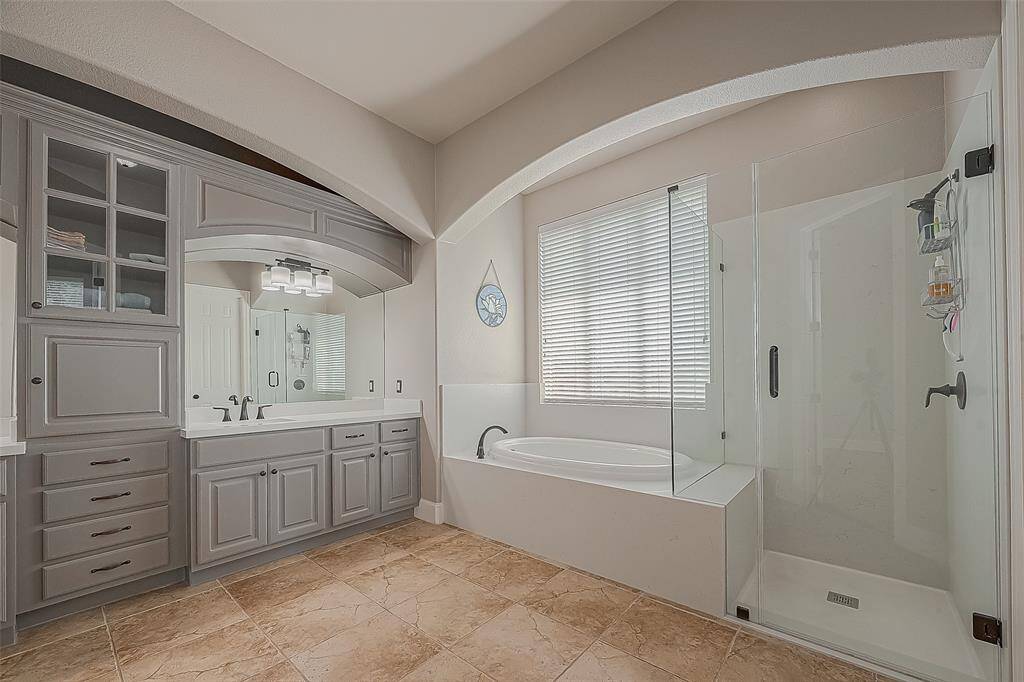 Primary ensuite bathroom