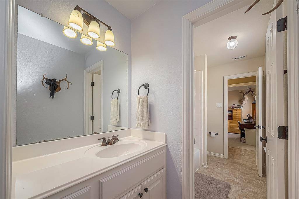 Upstairs Jack and Jill bathroom