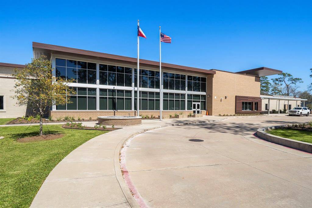 Zoned to top-rated Hunters Creek Elementary School!  Buyer to verify eligibility.