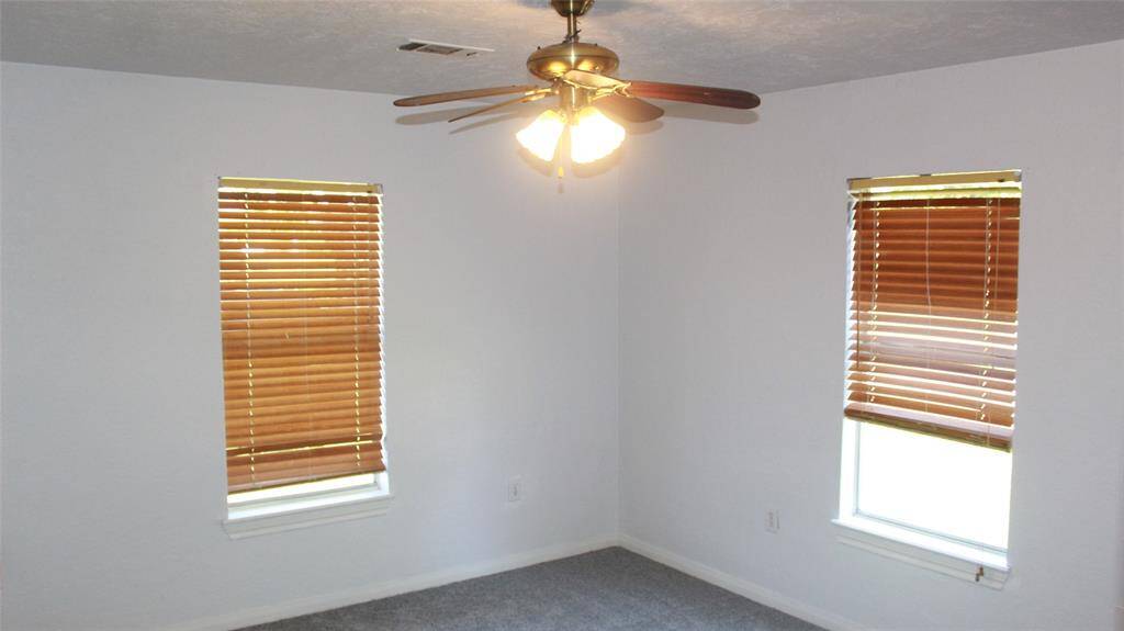 Secondary bedroom