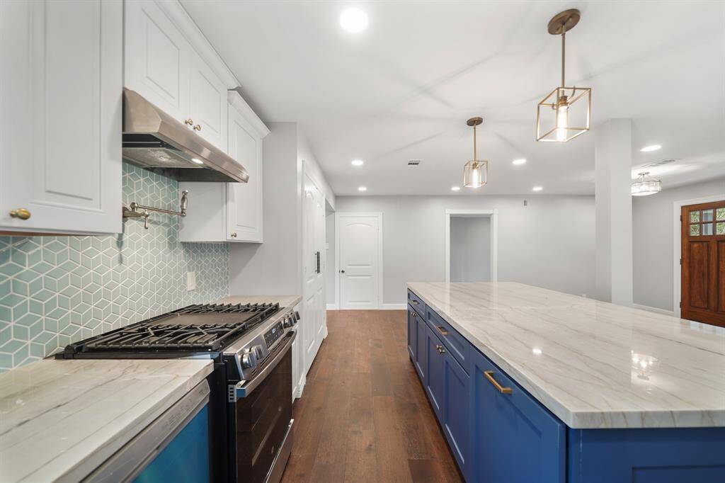 Whip up a meal for your family, friends, and guests while still being a part of all of the action!