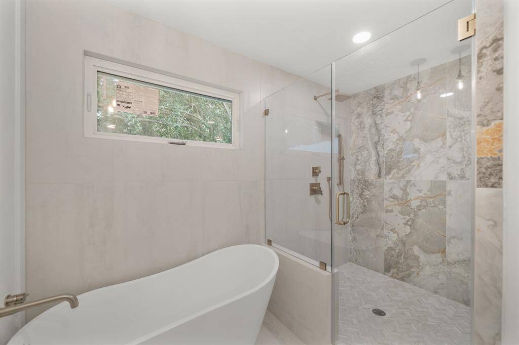 This soaking tub will be your new favorite place to sit, drink a glass of wine and relax after a long day!