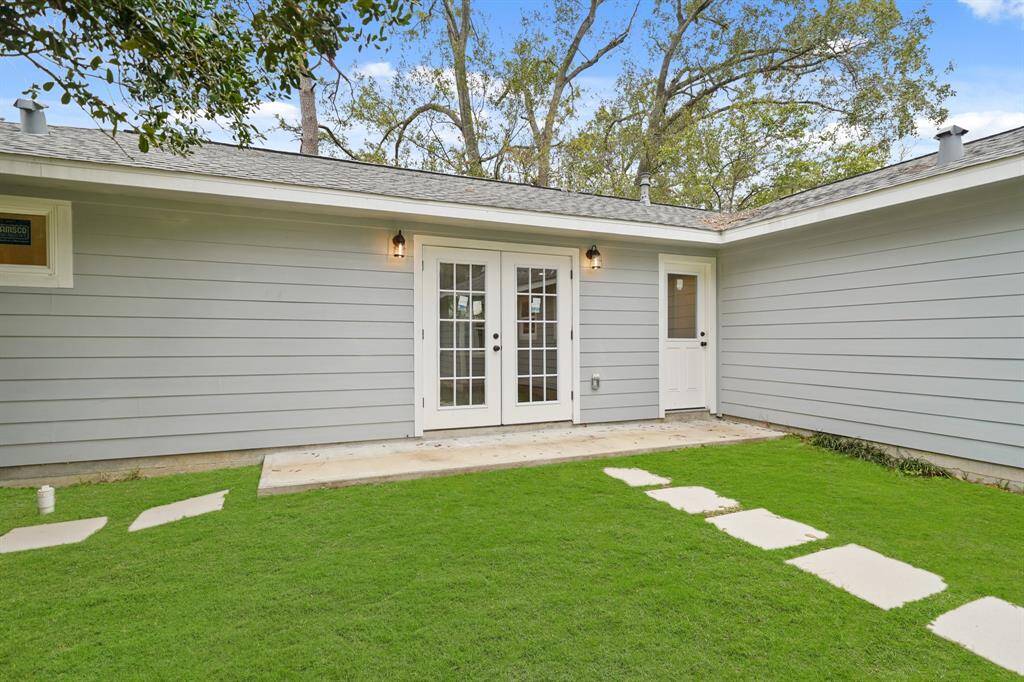 Enjoy a great barbecue on your outdoor patio.