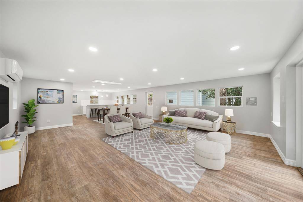 Virtually Staged: This amazing living room is spacious enough for the whole family.