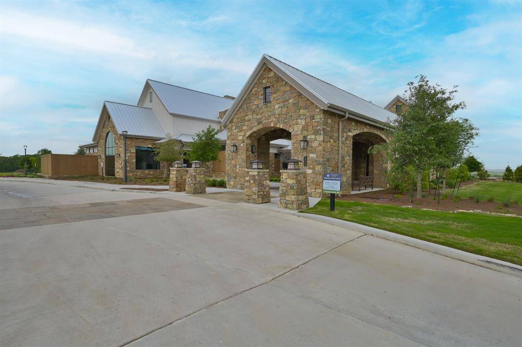 The Summit Amenity Center