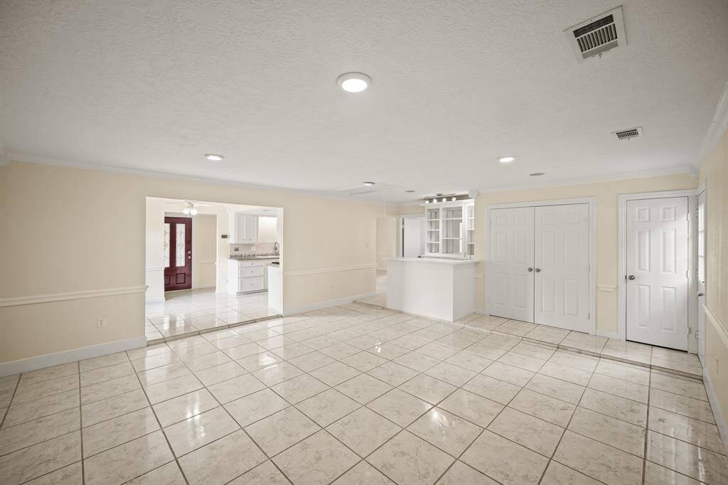 Now into the living space. This is such a comfortable space to relax, visit and just be with family.
