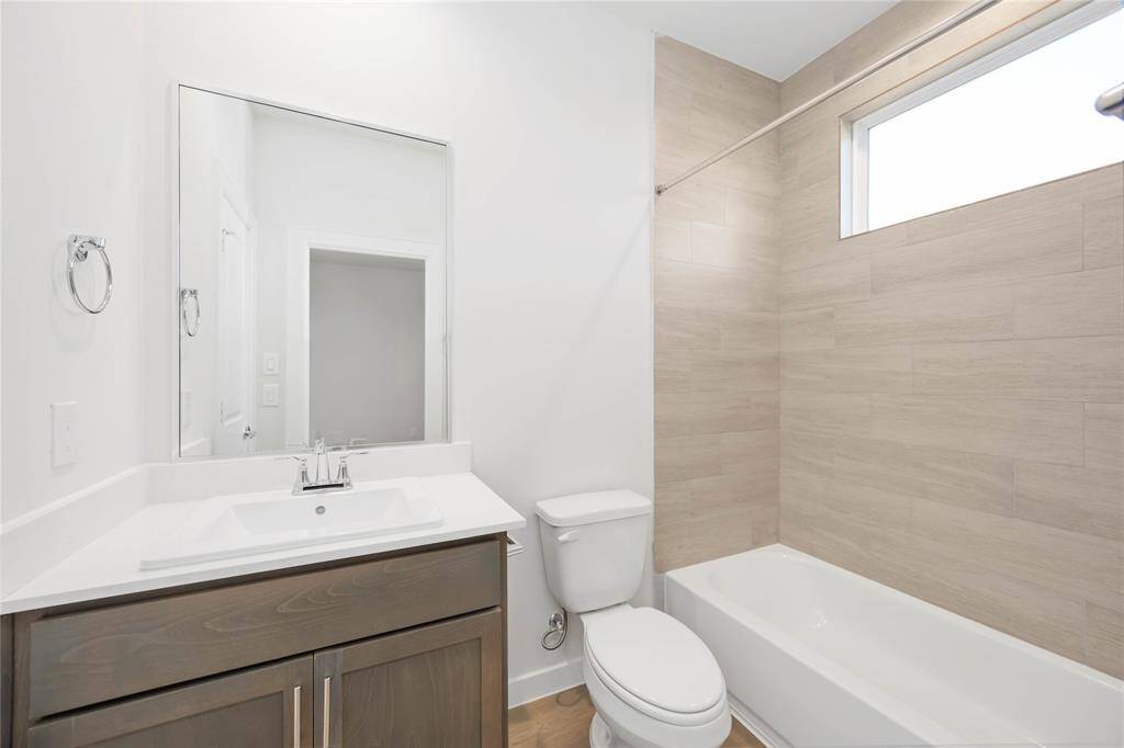 Full Secondary Bath