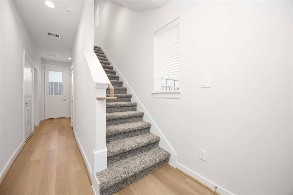 1st floor entry