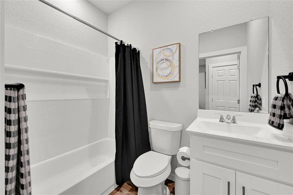 Unit B - 2nd Bedroom