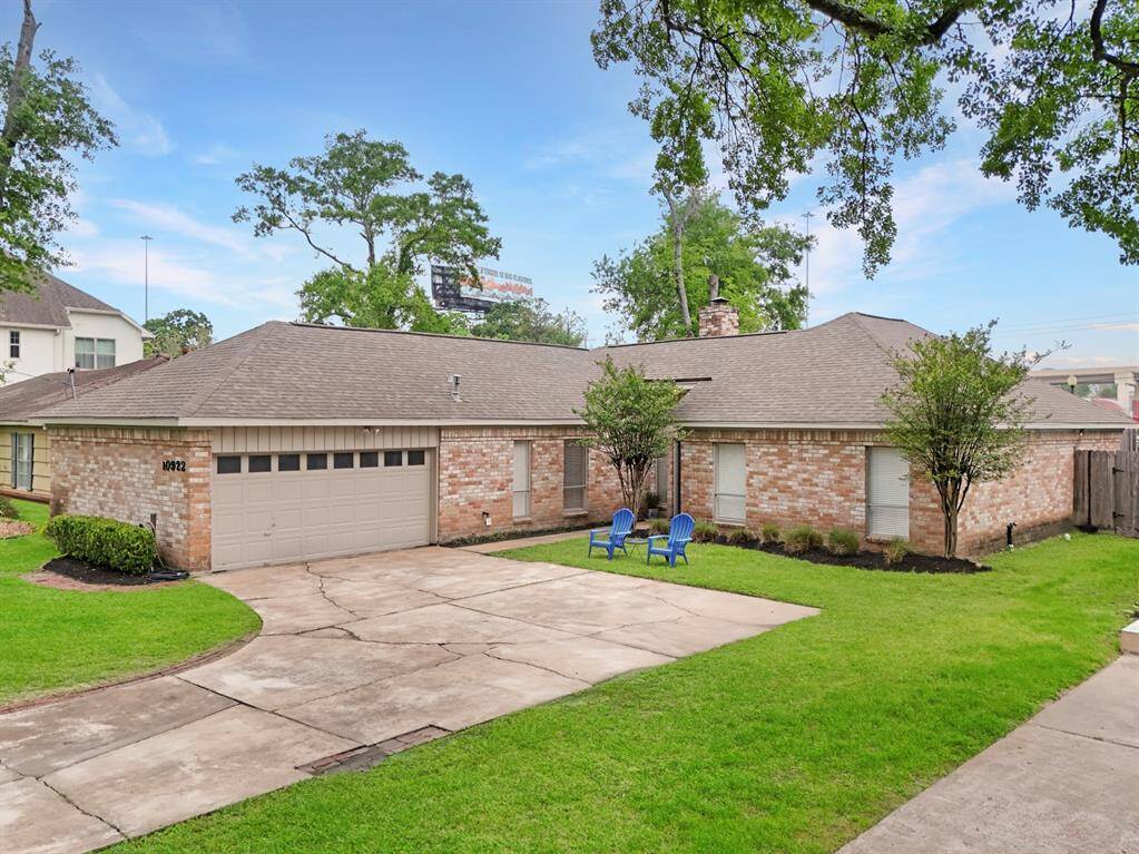 Welcome to 10922 Lasso Ln.