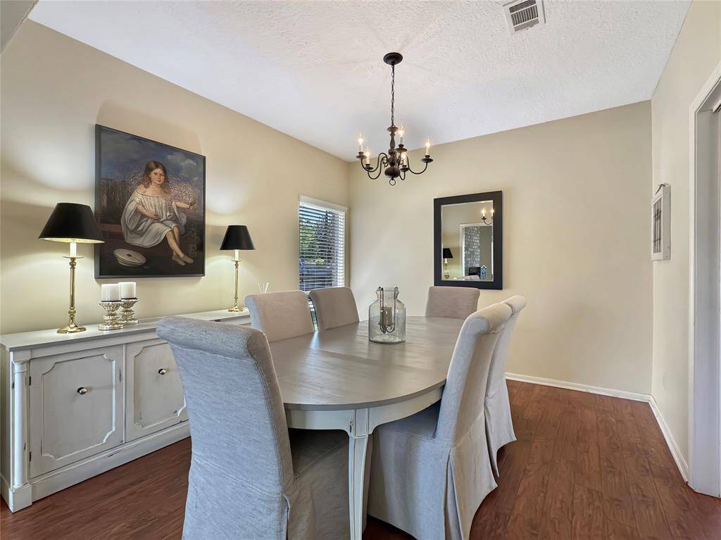 Formal dining room