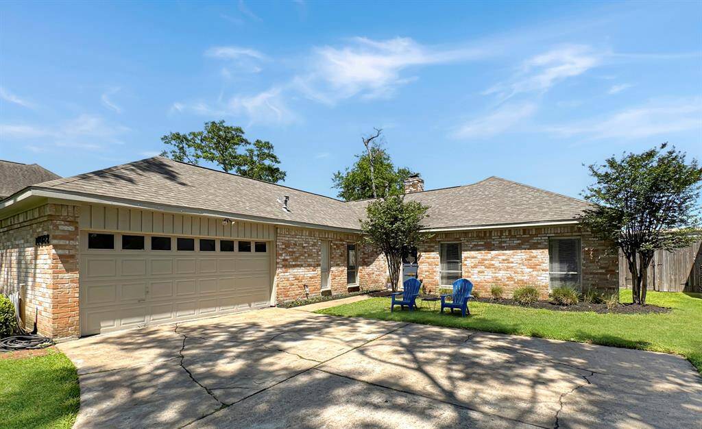 Welcome to 10922 Lasso Ln.
