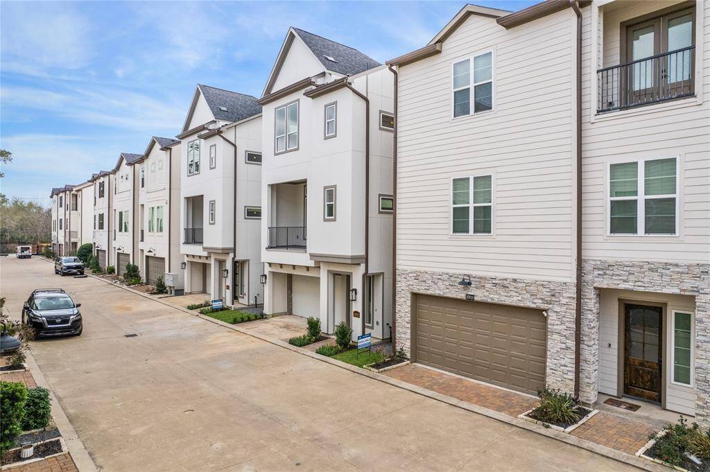 Come tour this beautiful three bedroom 3 1/2 bath open concept home with a gigantic Second floor patio.