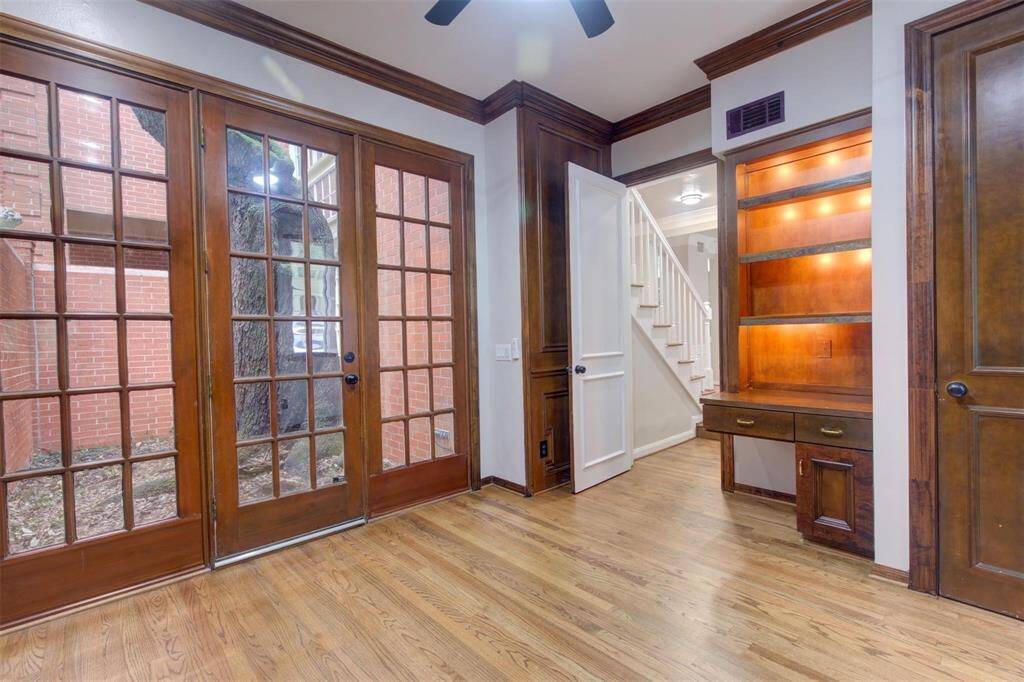 Study/library with a built in desk