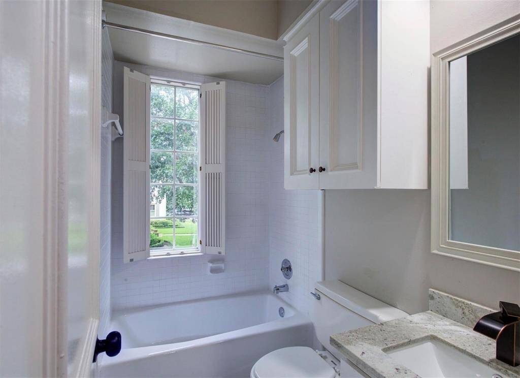 2nd floor secondary bathroom